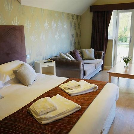 The Sun Inn Суиндон Экстерьер фото